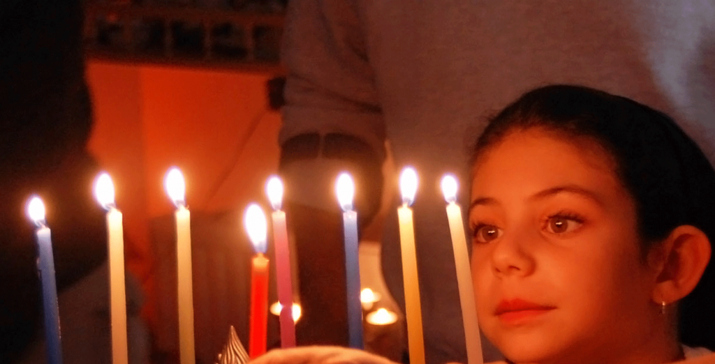 Child_with_Menorah_opt